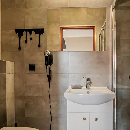 Quarto em Acomodações Particulares Bena I